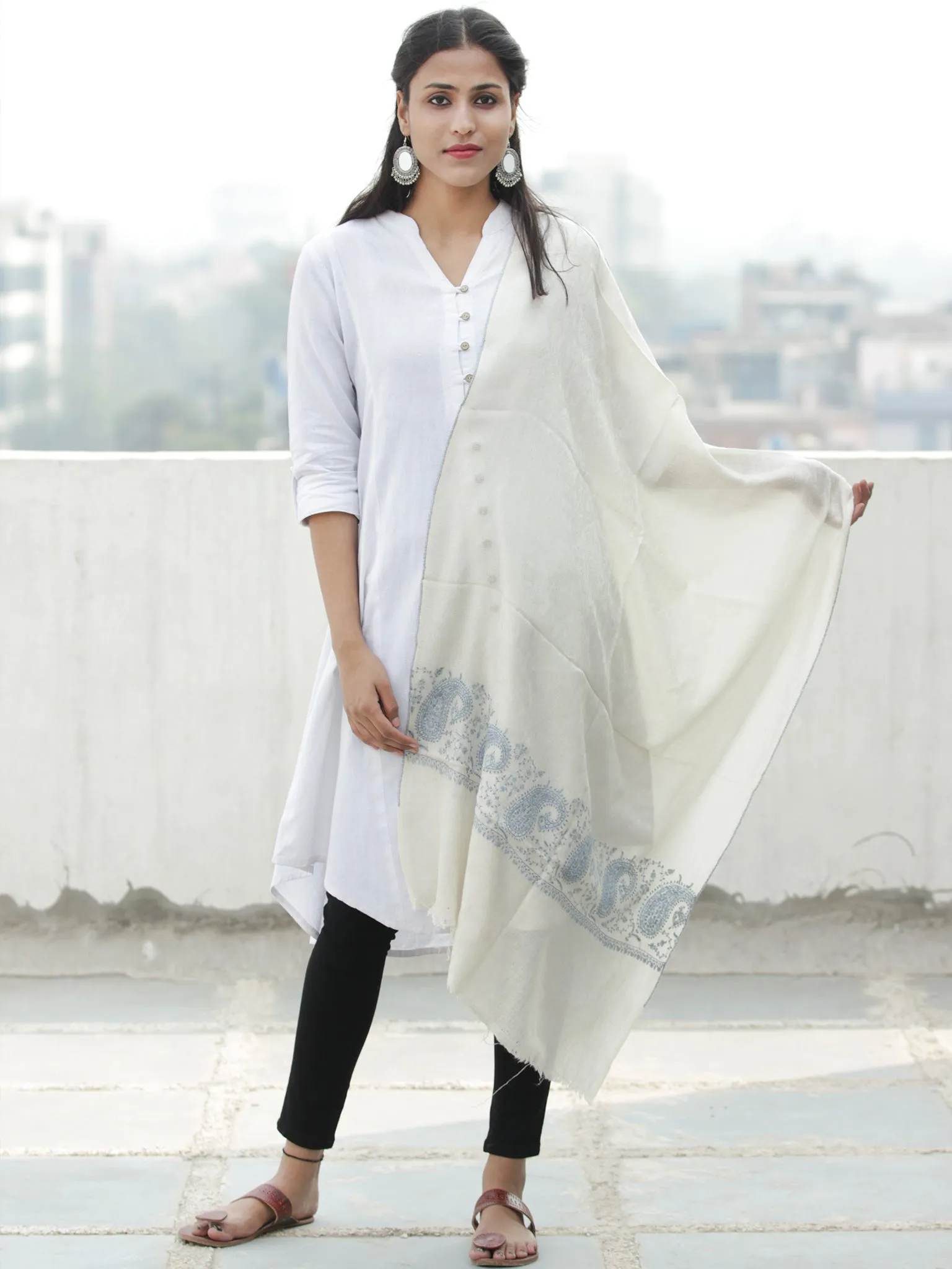 Ivory Blue Needle Embroidered Cashmere Fine Wool Kashmiri Stole - S200601