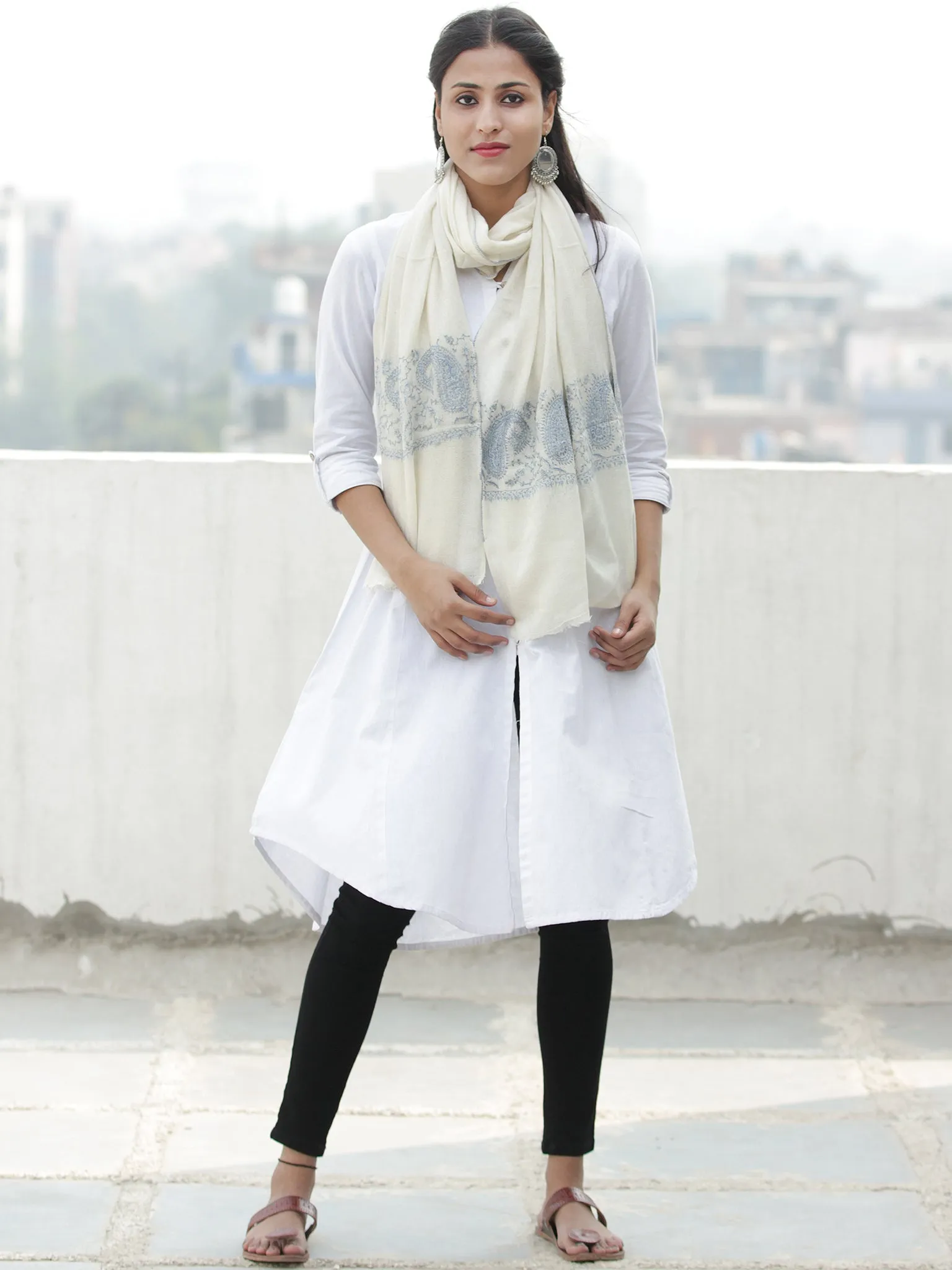 Ivory Blue Needle Embroidered Cashmere Fine Wool Kashmiri Stole - S200601