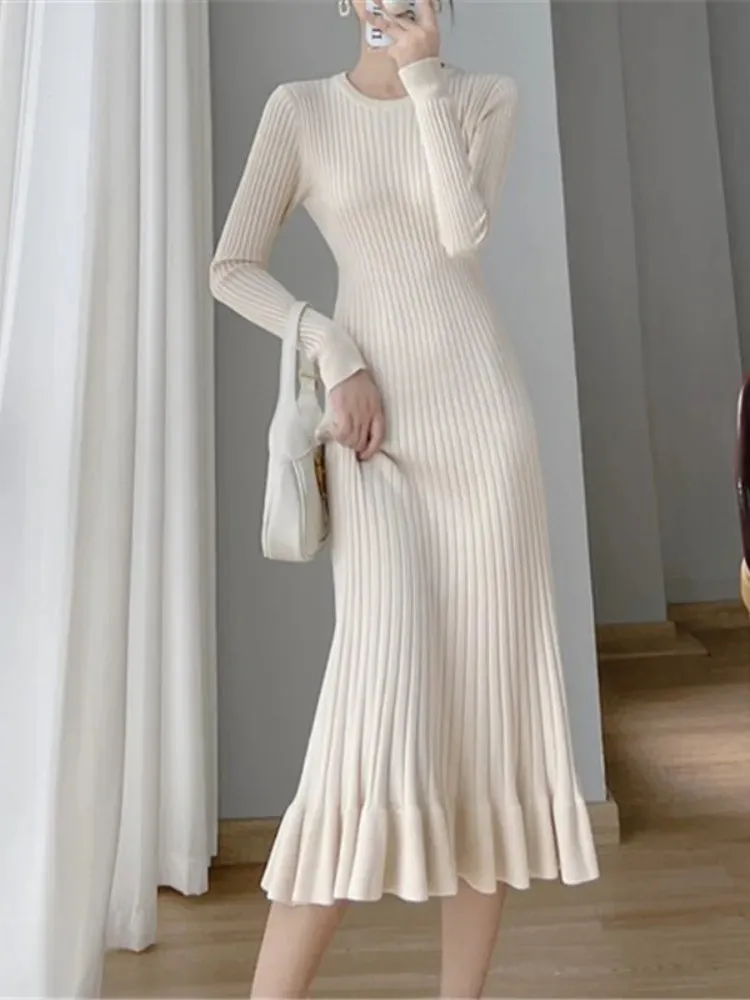 Karina - Flattering fine knitted dress