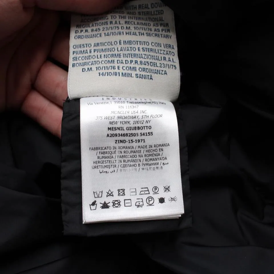 Moncler Mesnil Down Jacket Medium