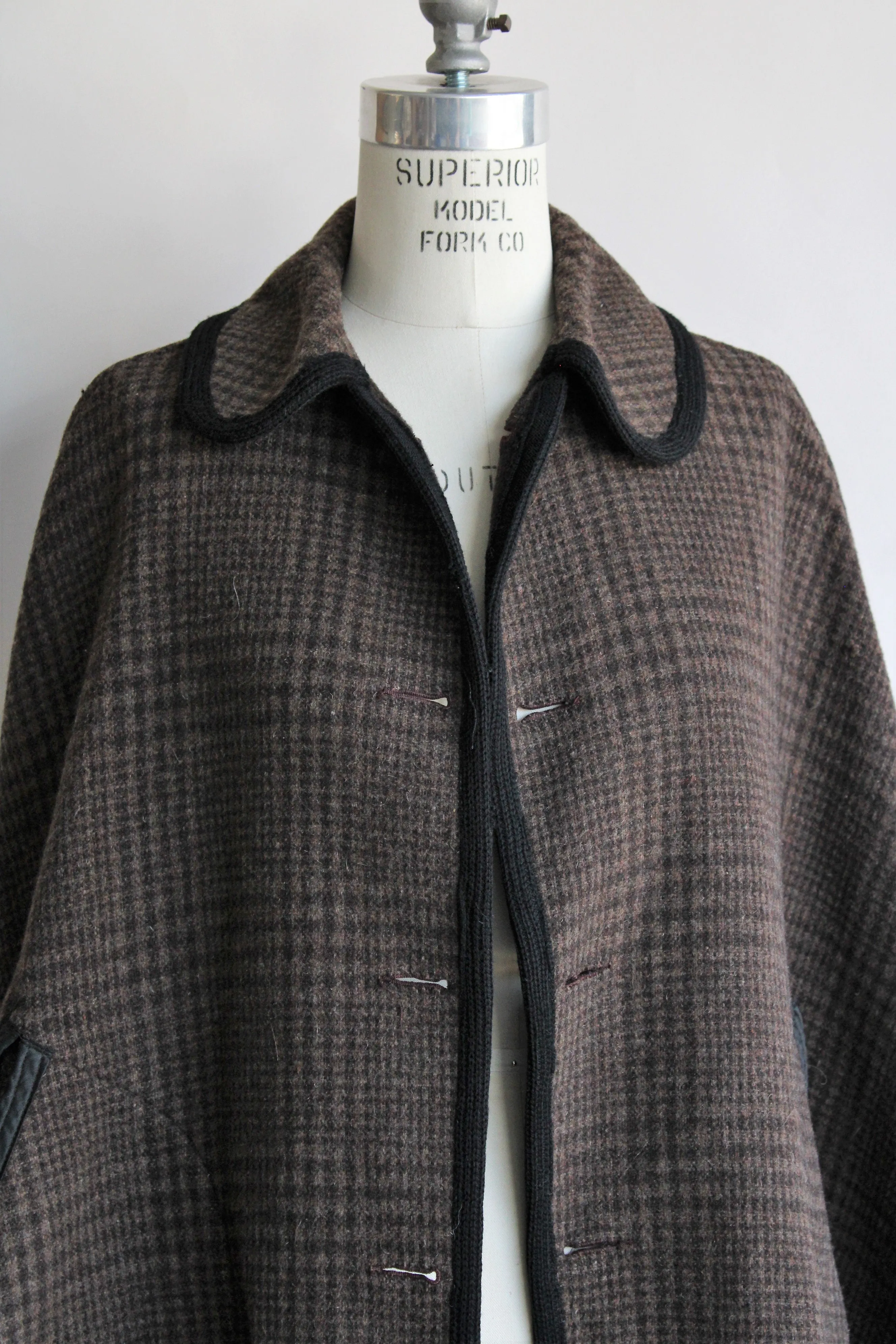 Vintage 1970s Reversible Wool Cape by Beniffa