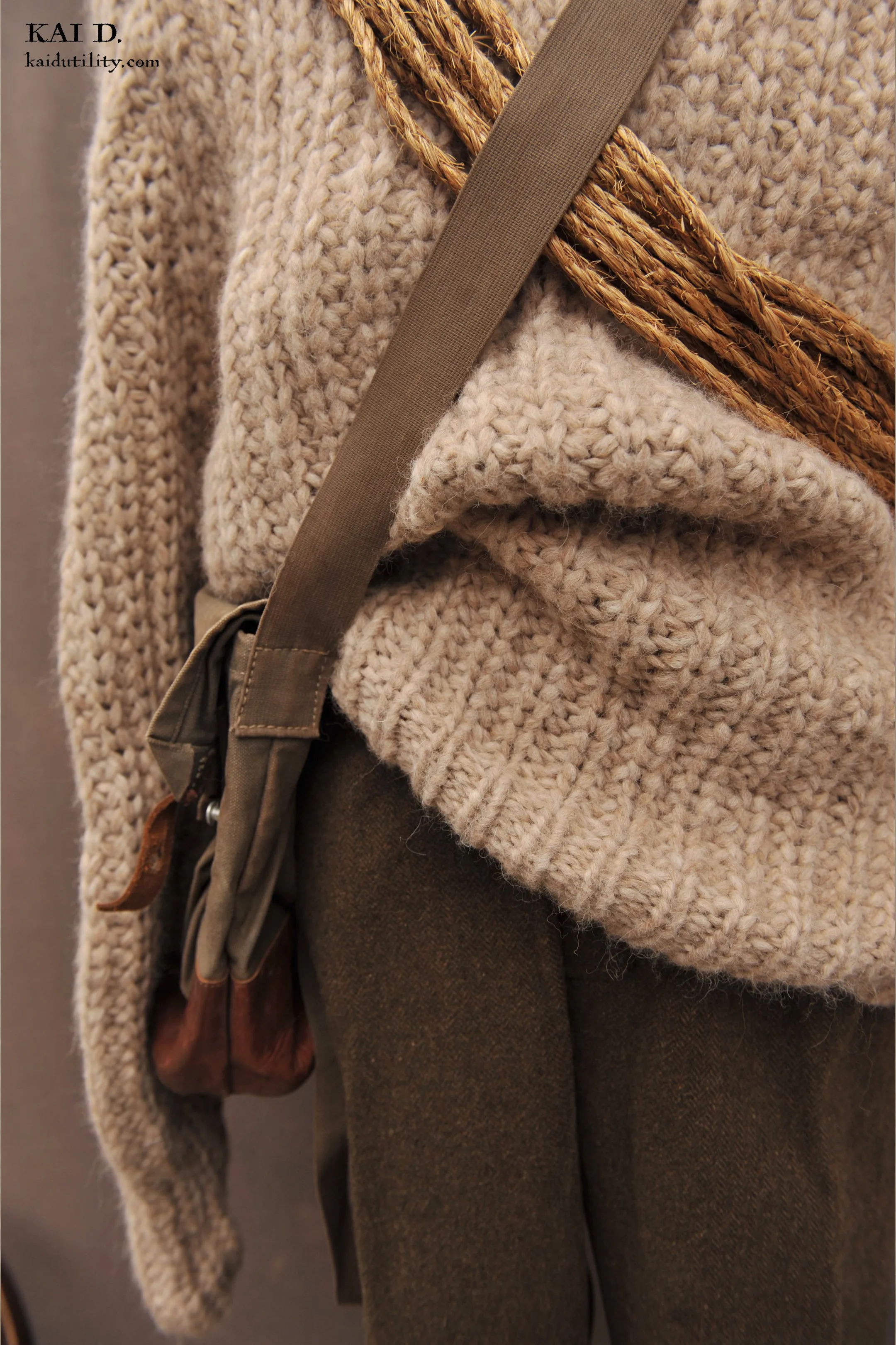 World Rover Hand Knit Sweater - Natural - M